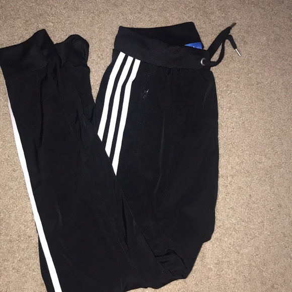 Sag style adidas joggers - Picture 4 of 5